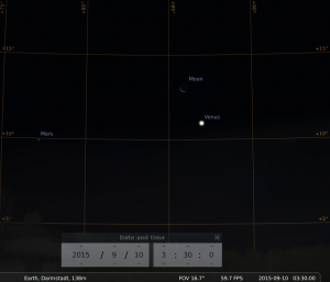Konjunktion der abnehmenden Mondsichel mit der aufgehenden Venus im Osthimmel am 10.9.2015, simuliert für Darmstadt um 03:30 GMT (=05:30 MESZ)