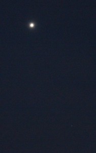 Venus und Uranus am 5.3.2015, 19:15 MEZ, Canon EOS 600D, TS-Optics 420/65 APO65Q, ISO 6400, 1/3 Sekunde