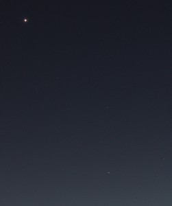 Venus, Uranus und Mars in den Fischen am 11.3.2015, 19:27 MEZ, Canon EOS 600D, Leica Summicron 90, ISO 1600, f/4, 1 Sekunde