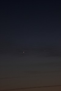 Venus und Merkur über Darmstadt, 14.1.2015, 17:52, Canon EOS 600D mit Canon EFS 55-250 mm, ISO 800, Brennweite 250 mm, f5.6, 1/5 Sekunde