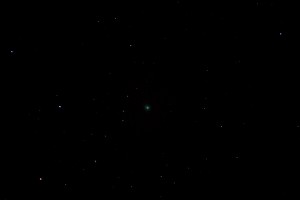 Komet C/2014 Q2 (Lovejoy) am 19.3.2015 um 00:31 MEZ über Darmstadt, Canon EOS 600D, Leica Vario Elmar 70-210, ISO 6400, 210 mm, f4, 3.2 Sekunden