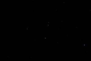 Komet C/2014 Q2 (Lovejoy) über Darmstadt am 21.1.2015, 00:21 MEZ, Canon EOS 600D mit Leica Vario-Elmar 70-210, ISO 6400, 210 mm Brennweite, f4, 4 s Belichtungszeit