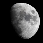 Der Mond über Darmstadt am 9.2.2014, 19:31 MEZ, 65/420 mm Apochromat, Canon EOS 600 D, ISO 400, 1/640 s