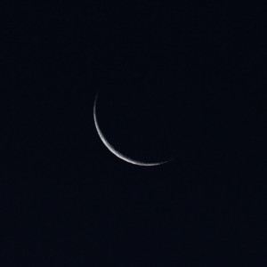 Abnehmender Mond am Morgen des 20.12.2014, 7:40 MEZ, 65/420 mm Apochromat, Canon EOS 600D, ISO 800, 1/125 s