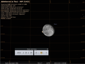 Bedeckung von Aldebaran durch den abnehmenden Mond am 29.10.2015, simuliert für Darmstadt um 21:50 GMT (=22:50 MEZ, Beginn der Bedeckung). Der Austritt erfolgt etwas mehr als eine Stunde später.