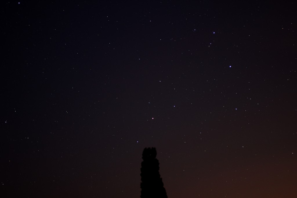 Der Skorpion am Nachthimmel über Darmstadt, 25.6.2014, 23:39 MESZ, Canon EOS600D, Leica Summicron 50 mm, f2, ISO 800, 10 Sekunden Belichtungszeit, nachgeführt