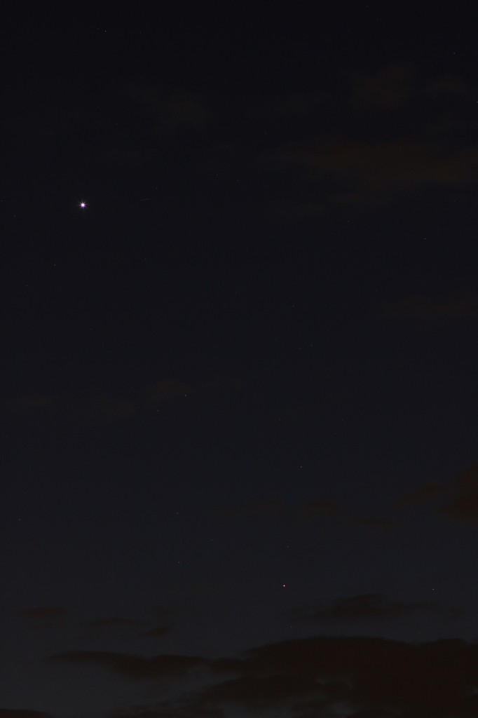 Venus, Mars und Uranus in den Fischen am 12.3.2015, 19:35 MEZ, Canon EOS 600D, Leica Summicron 90, f/5.6, ISO 800, 1 Sekunde Belichtungszeit