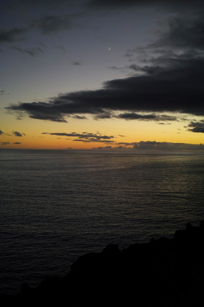 Der zunehmende Mond über dem Atlantik, gesehen von Madeira, 17.8.2015, 21:11 GMST, Sigma DP2M, ISO 100, F/2.8, 1/40 s