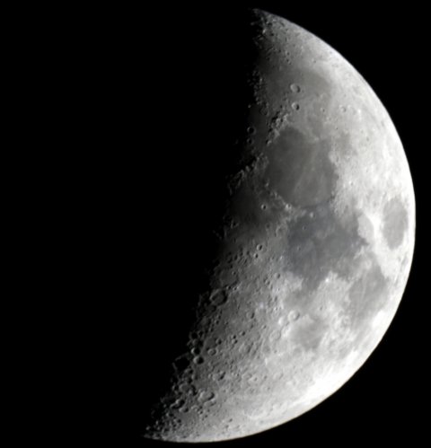 Mond am 28.4.2012, ca. 22:00 CET, Maksutov-Cassegrain 90/1250
