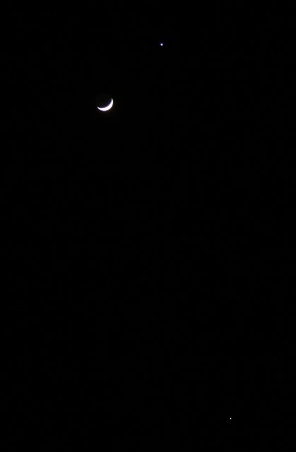 The Moon, Venus and Jupiter on 26 March 2012, ca. 22:15 CEDT, seen from Darmstadt, Germany, source: Michael Khan