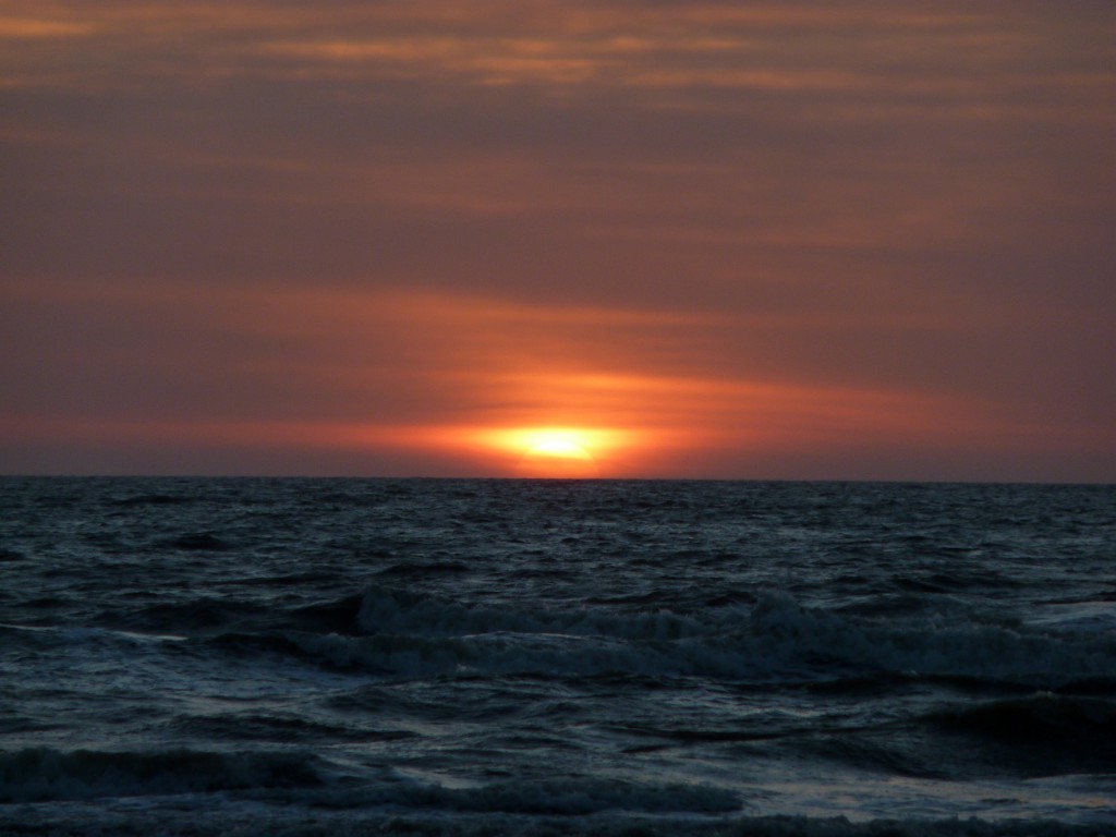 Einladung zum Nachdenken über die Seele. Hier mit einem Sonnenuntergang auf der niederländischen Insel Texel, der mich im Frühjahr inspirierte.
