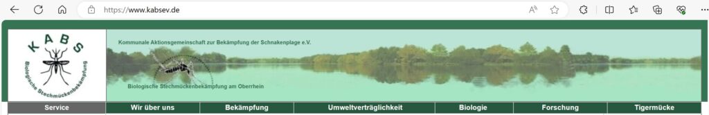 Die KABS e.V. präsentiert als Header ihrer Homepage das Bild einer Schnake und einer grünen Flusslandschaft. Klick führt direkt zur Webpage des Vereins.
