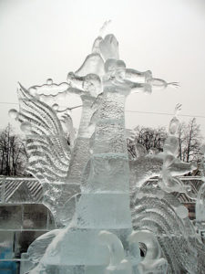 Eisskulptur. Bild: Nutzer Anagoria via Wikimedia Commons unter Lizenz CC BY 3.0